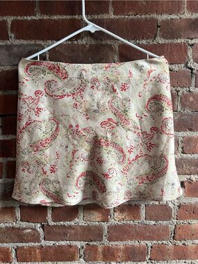 Isalis Paisley Print Cream Satin Mini Skirt Chic Size Small